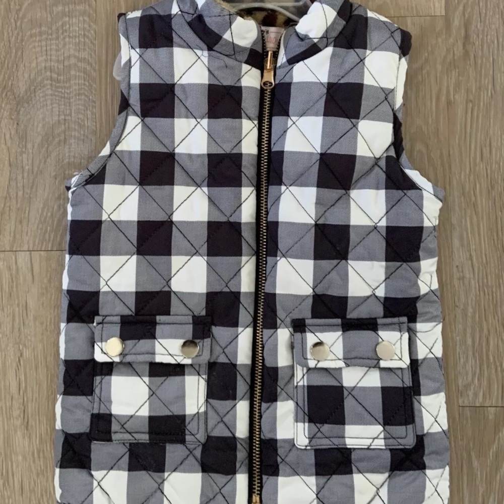 Pete & Lucy Girl’s Size 4T Black & White Zip Front Vest With Leopard Lining